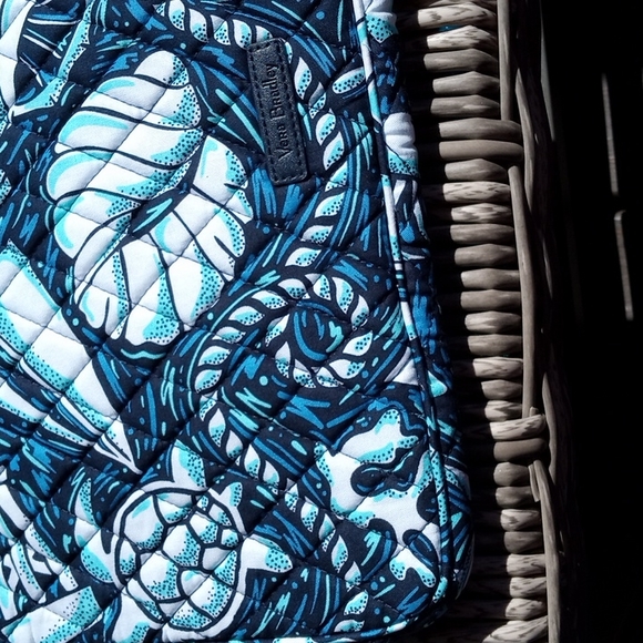 Best price! Vera Bradley Padded Shore Enough Laptop Sleeve - Picture 4 of 6